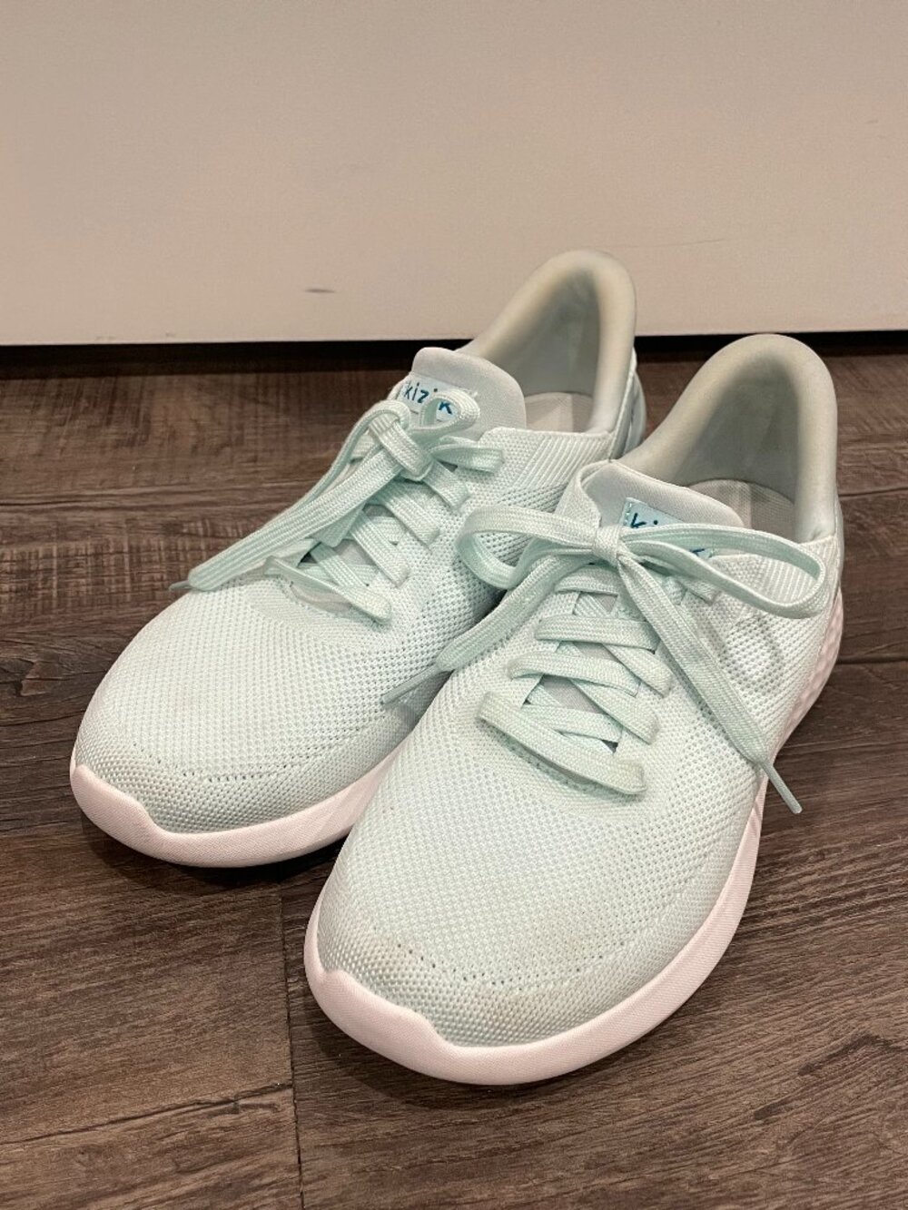 Kizik Athens Handsfree Slip On Women's 8 WIDE Mint